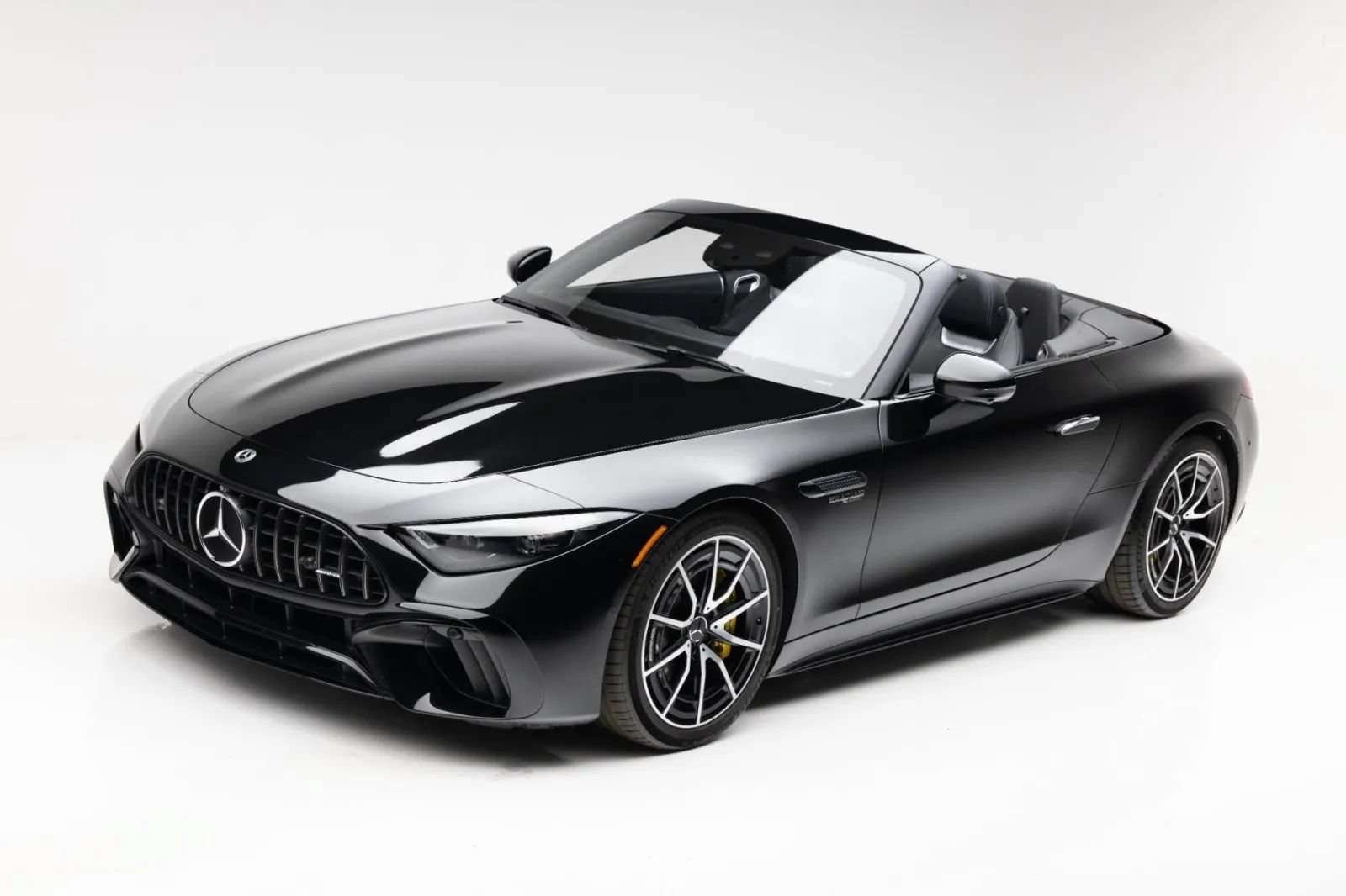 Used 2022 Mercedes-Benz SL 63 AMG 4MATIC w/ AMG Aerodynamic Package image 1