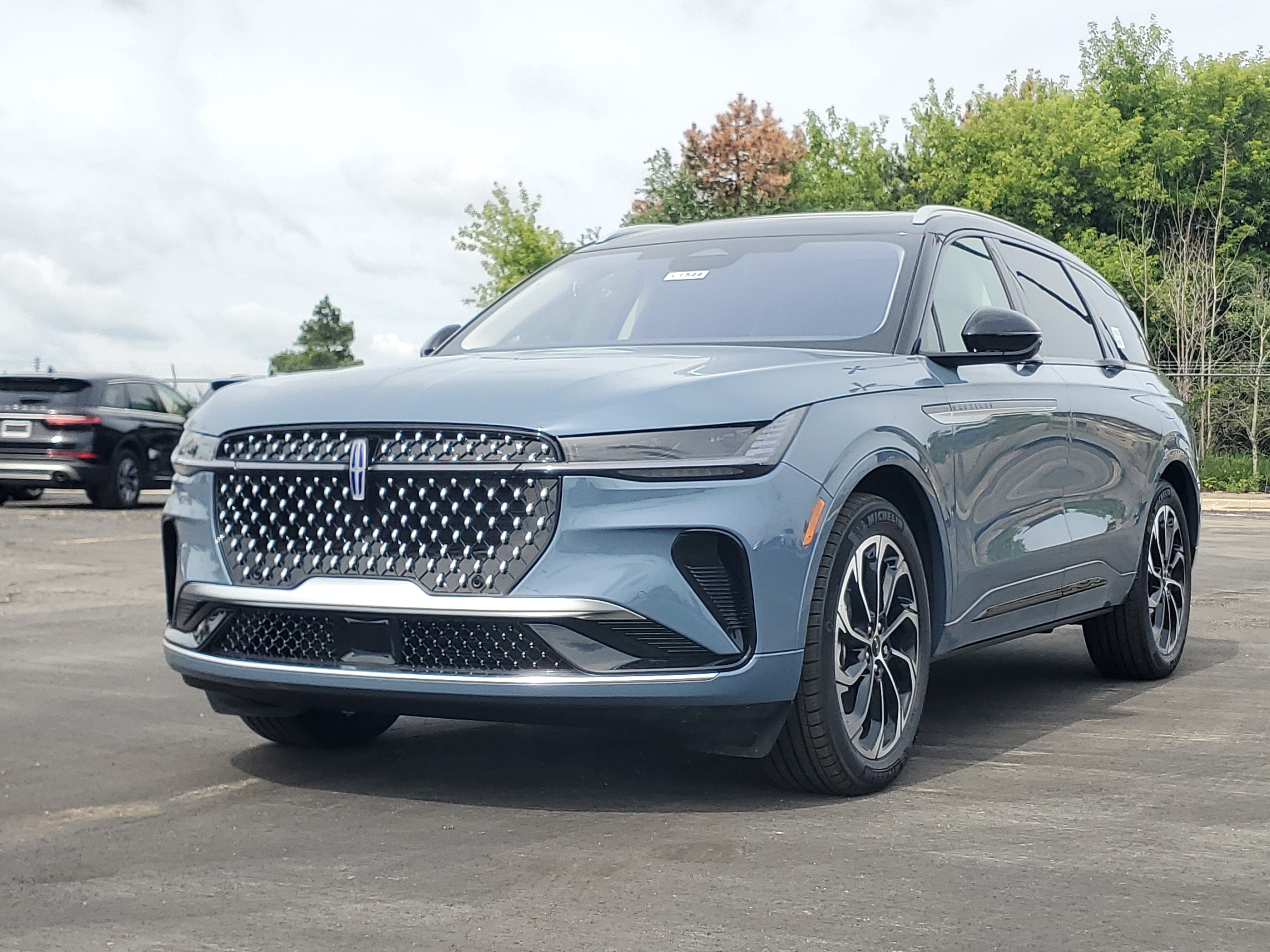 New 2026 Lincoln Nautilus Reserve AWD/4WD image 2
