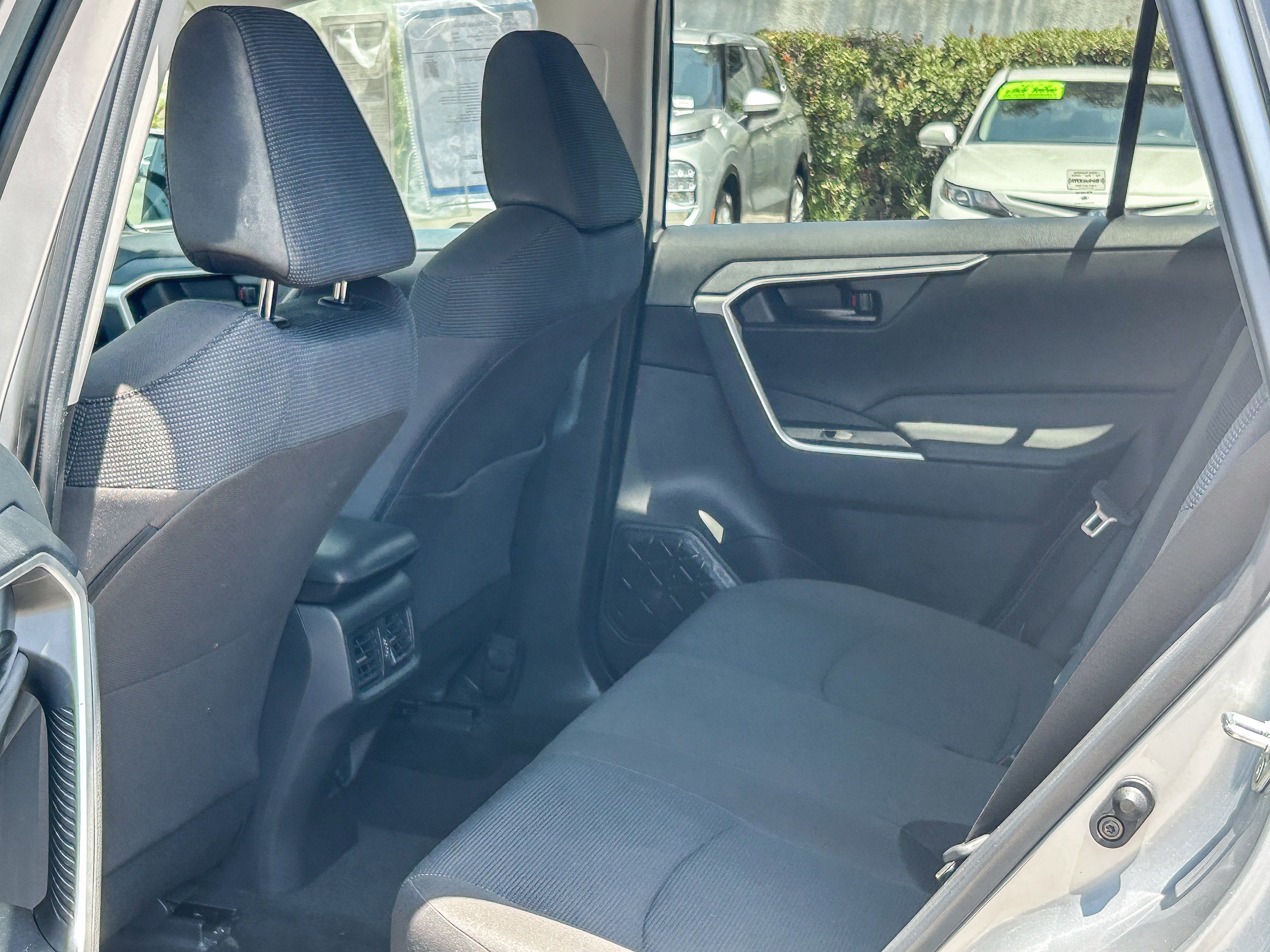 Used 2023 Toyota RAV4 LE AWD/4WD image 18