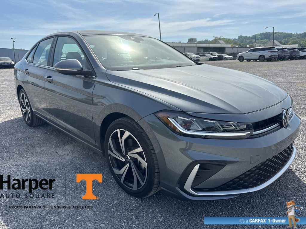 Used 2025 Volkswagen Jetta SEL image 7