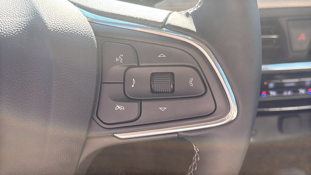 Used 2026 Buick Encore GX Avenir w/ Avenir Convenience Package AWD/4WD image 18
