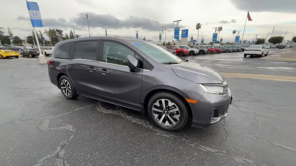 Certified 2025 Honda Odyssey EX-L image 2