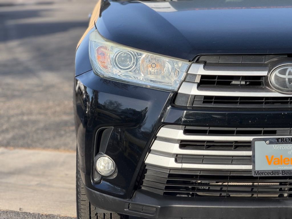 Used 2017 Toyota Highlander XLE image 7