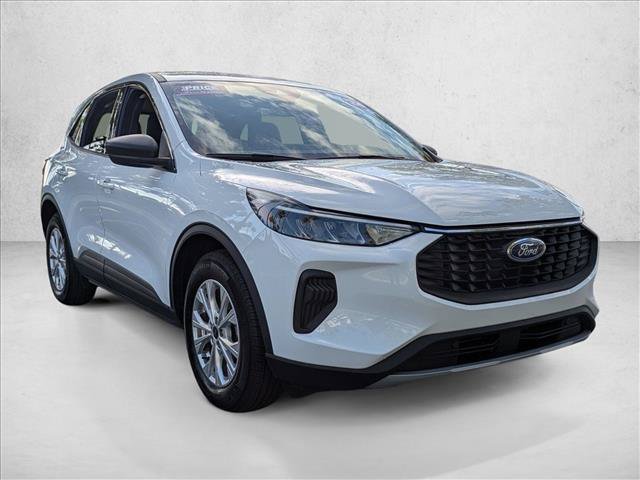 Used 2024 Ford Escape Active w/ Tech Pack #1 FWD image 3