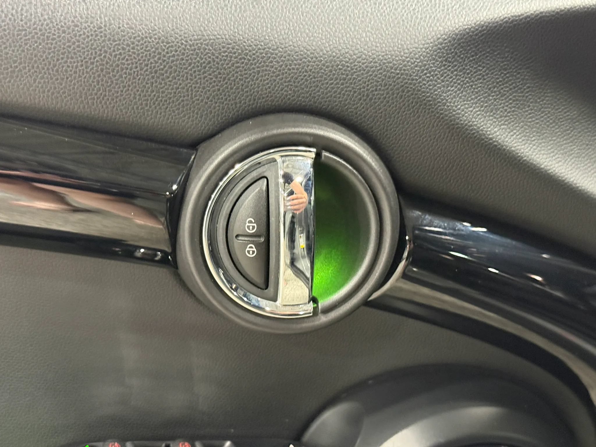 Used 2019 MINI Cooper S w/ Signature Upholstery Package FWD image 13
