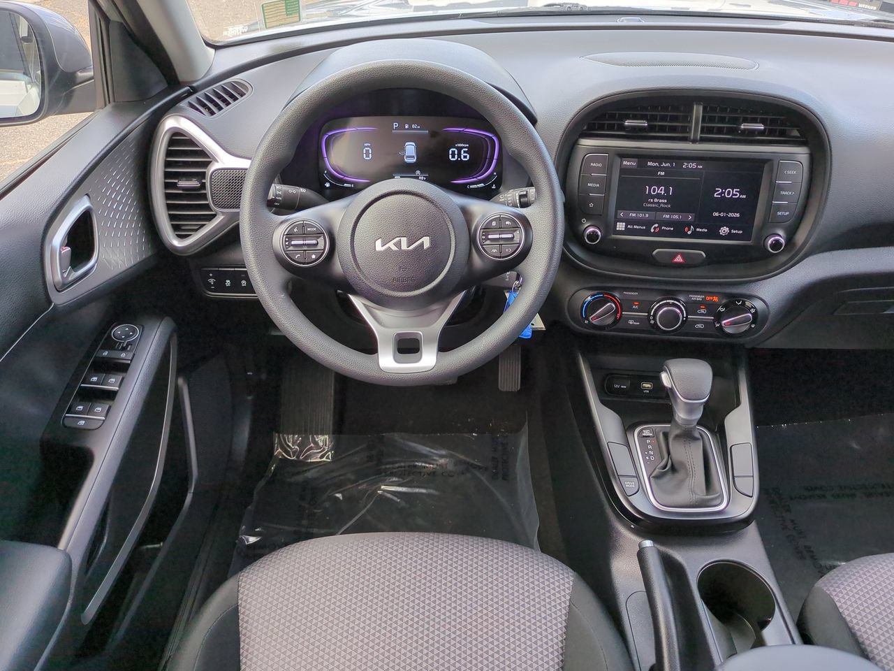 Certified 2025 Kia Soul LX w/ LX Technology Package FWD image 16
