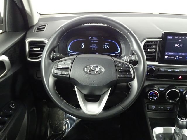 Used 2024 Hyundai Venue SEL image 21