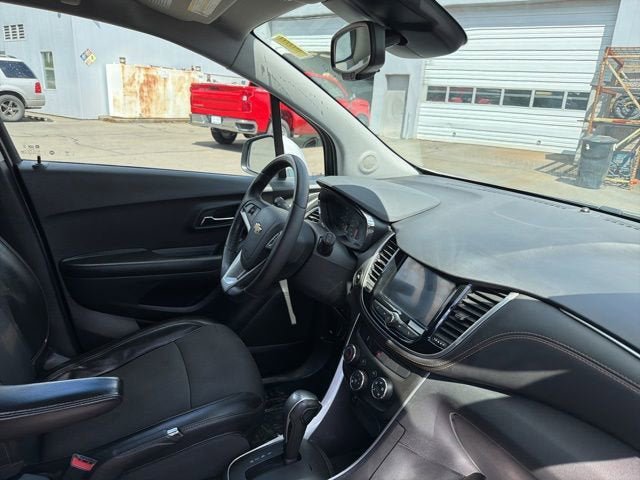 Used 2022 Chevrolet Trax LT w/ Driver Confidence Package AWD/4WD image 18