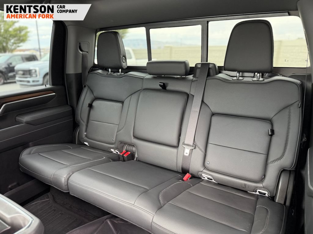 Used 2025 GMC Sierra 3500 Denali w/ Denali Reserve Package AWD/4WD image 33