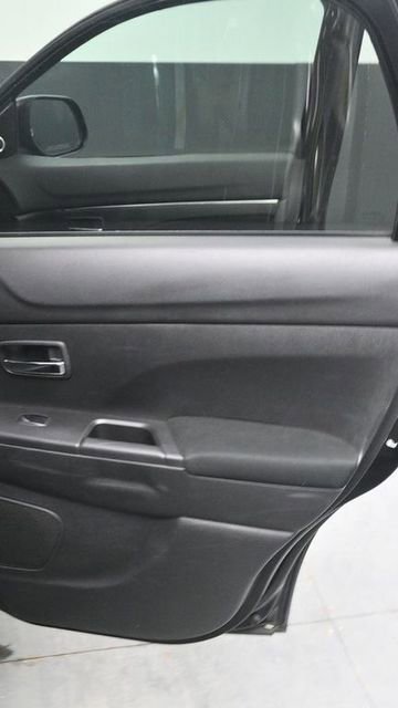 Used 2014 Mitsubishi Outlander Sport SE AWD/4WD image 9