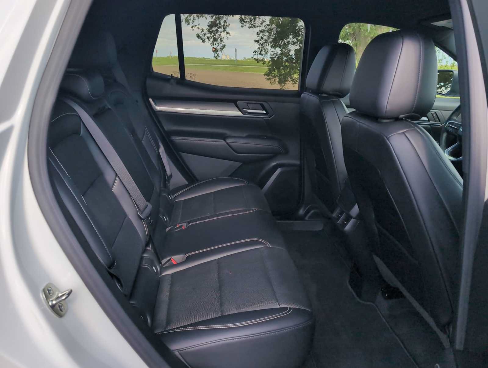 Used 2026 GMC Terrain Elevation w/ Elevation Premium Package FWD image 29