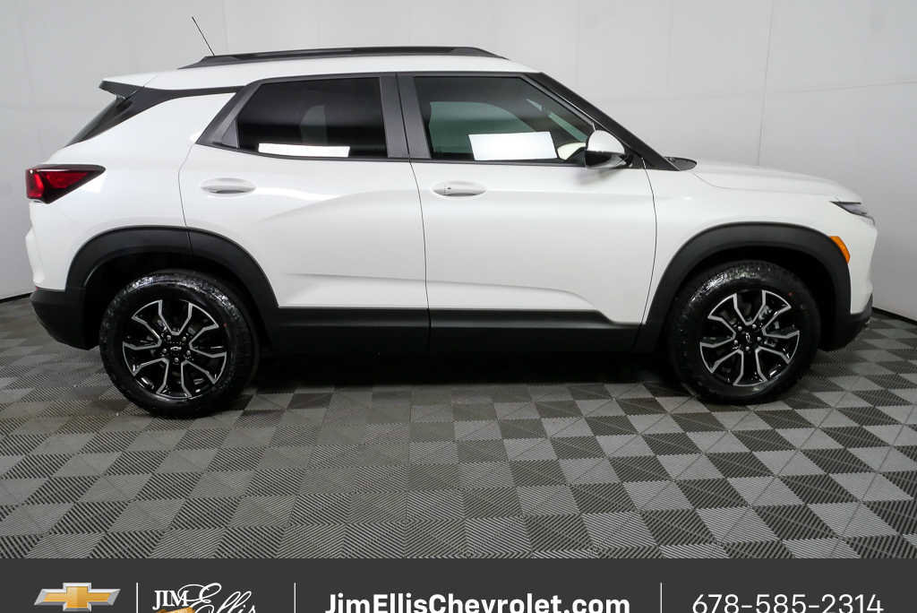 New 2026 Chevrolet TrailBlazer ACTIV w/ Convenience Package AWD/4WD image 2