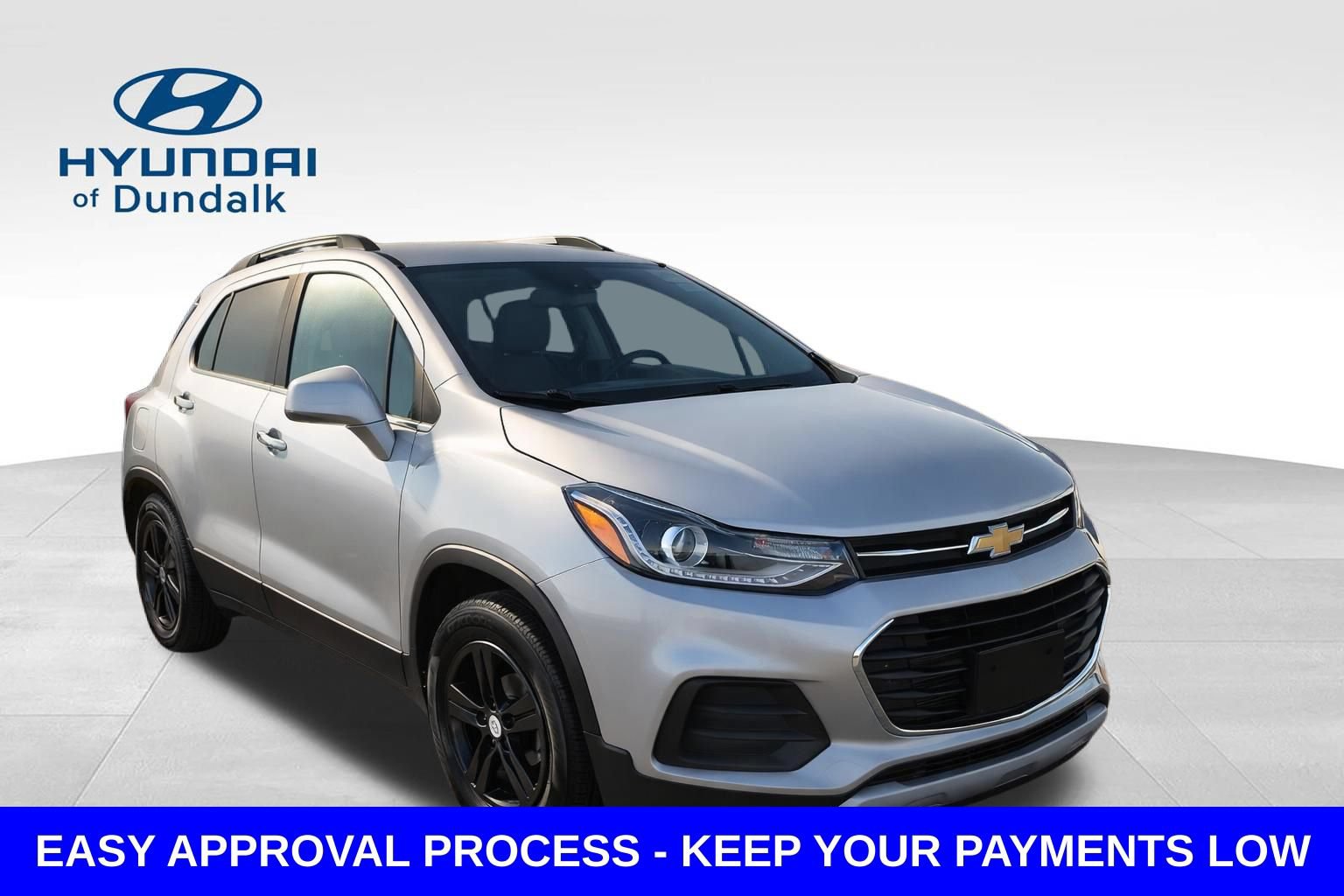 Used 2018 Chevrolet Trax LT w/ LT Convenience Package FWD image 3
