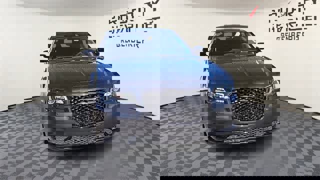 Used 2023 Chrysler 300 Touring w/ Sport Appearance Package image 3