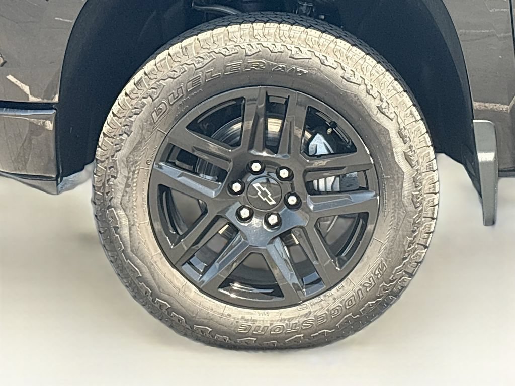 Used 2025 Chevrolet Silverado 1500 LT Trail Boss w/ Convenience Package II AWD/4WD image 29