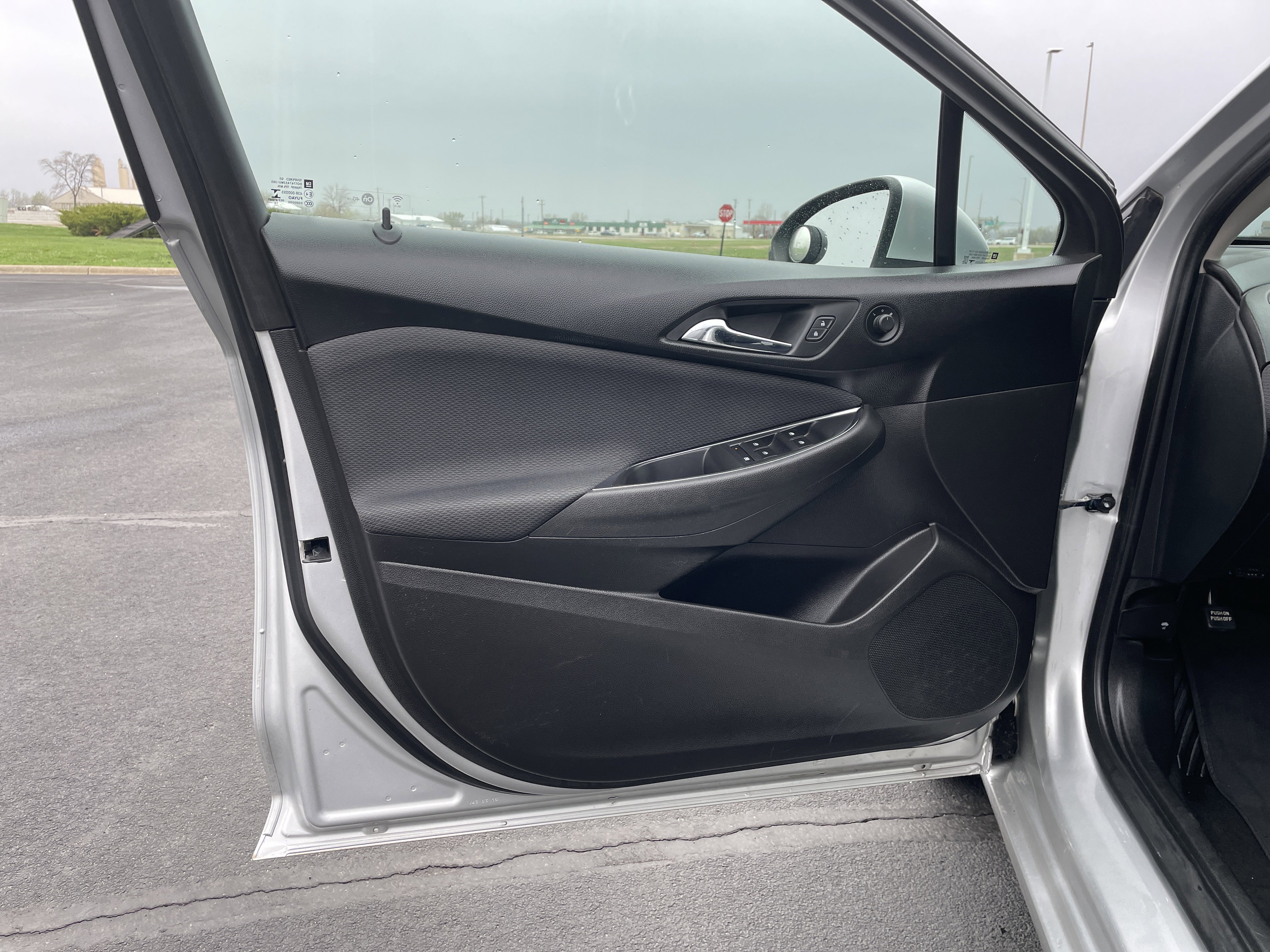 Used 2017 Chevrolet Cruze LT w/ Convenience Package image 18