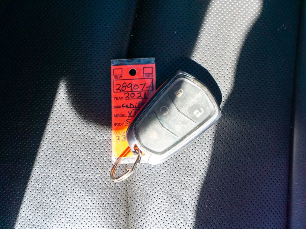 Used 2021 Cadillac XT6 Sport w/ LPO, ONYX Package image 42