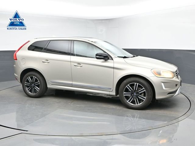 Used 2017 Volvo XC60 T5 Dynamic FWD image 1