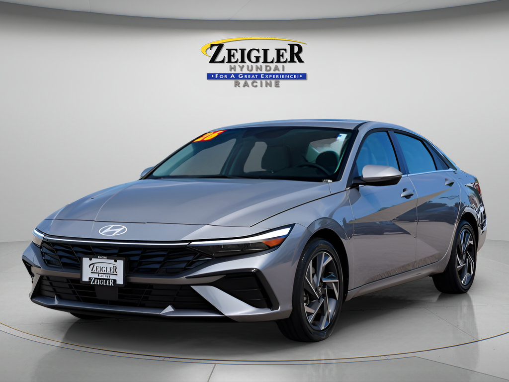 Certified 2026 Hyundai Elantra Limited FWD image 3