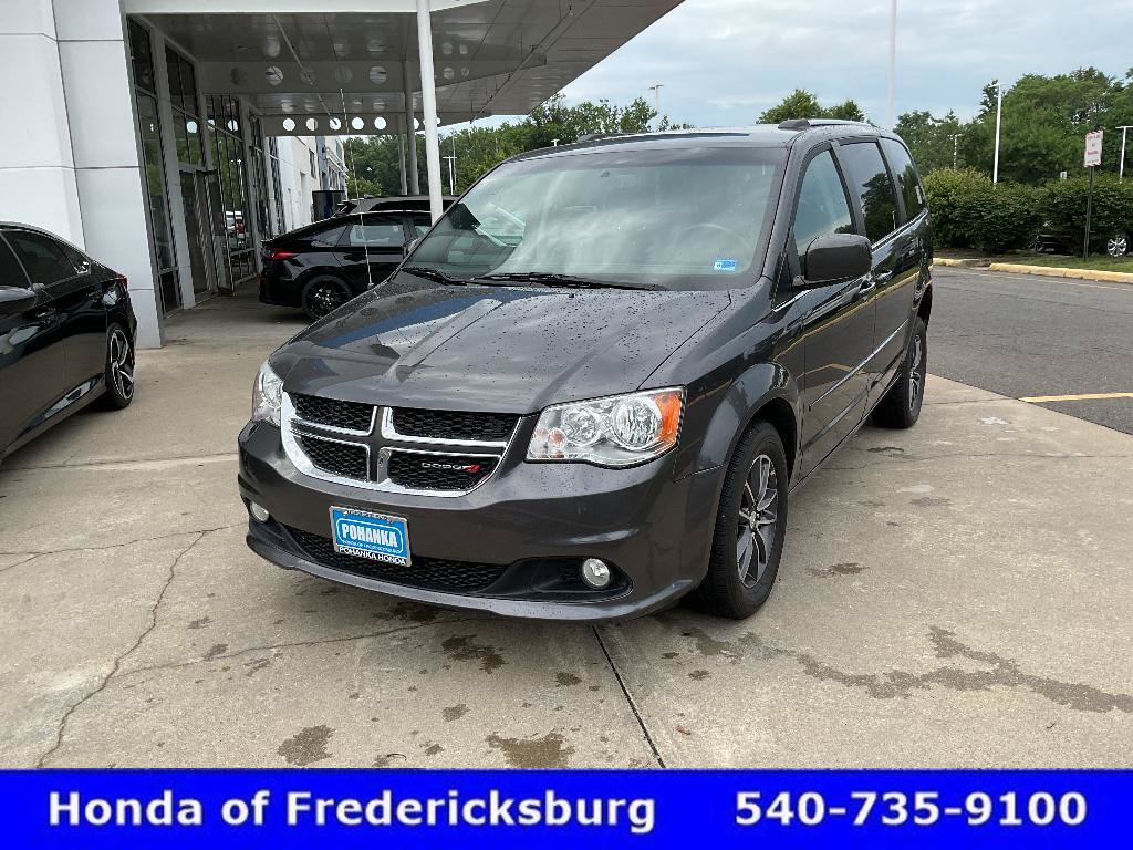 Used 2017 Dodge Grand Caravan SXT FWD image 1