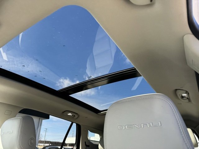 Used 2018 GMC Terrain Denali w/ Advanced Safety Package image 13