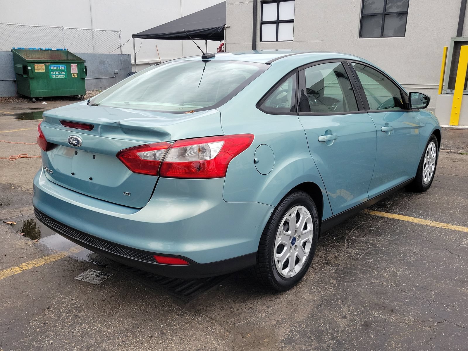 Used 2012 Ford Focus SE FWD image 4