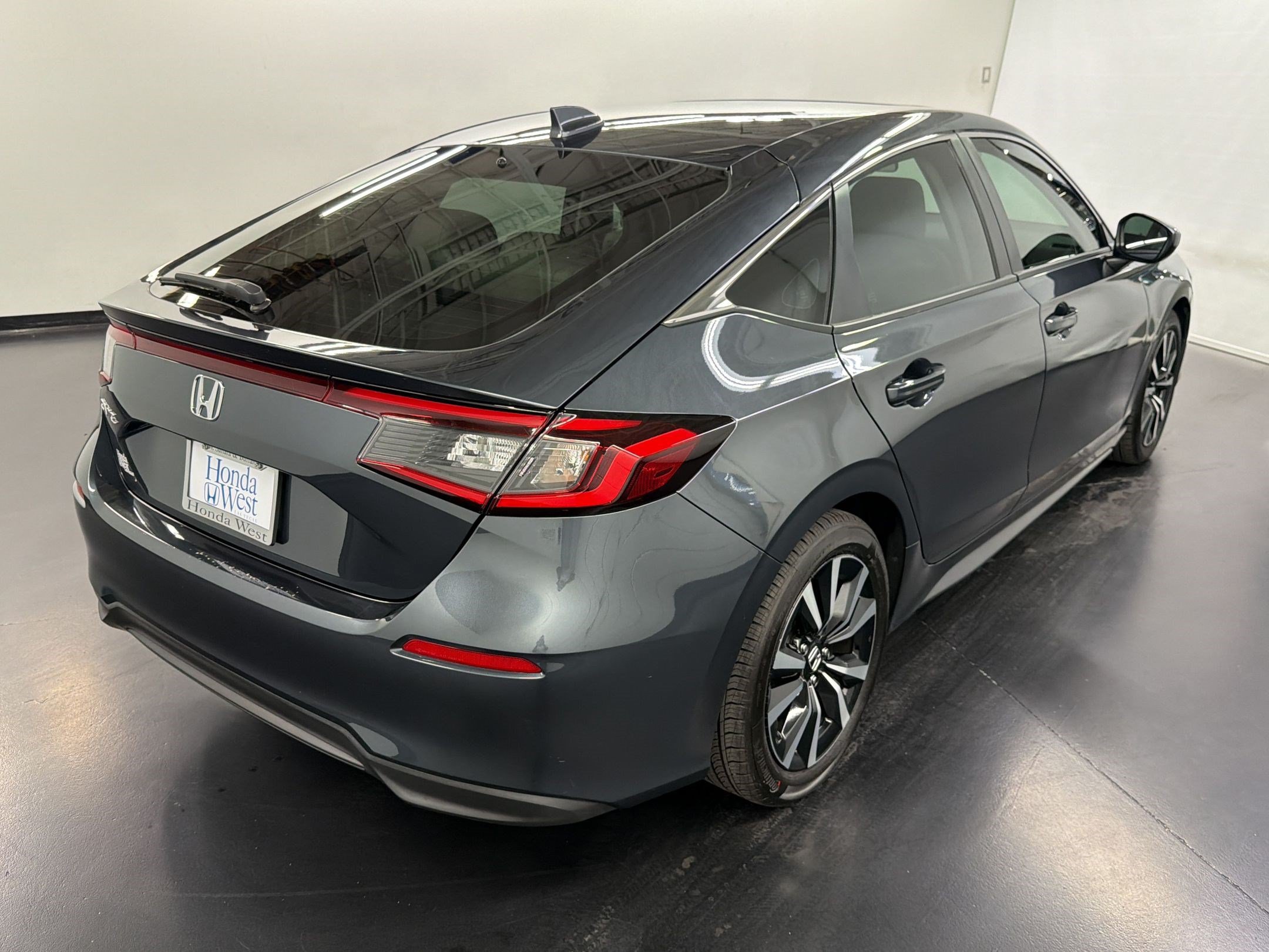 Certified 2024 Honda Civic EX-L image 9