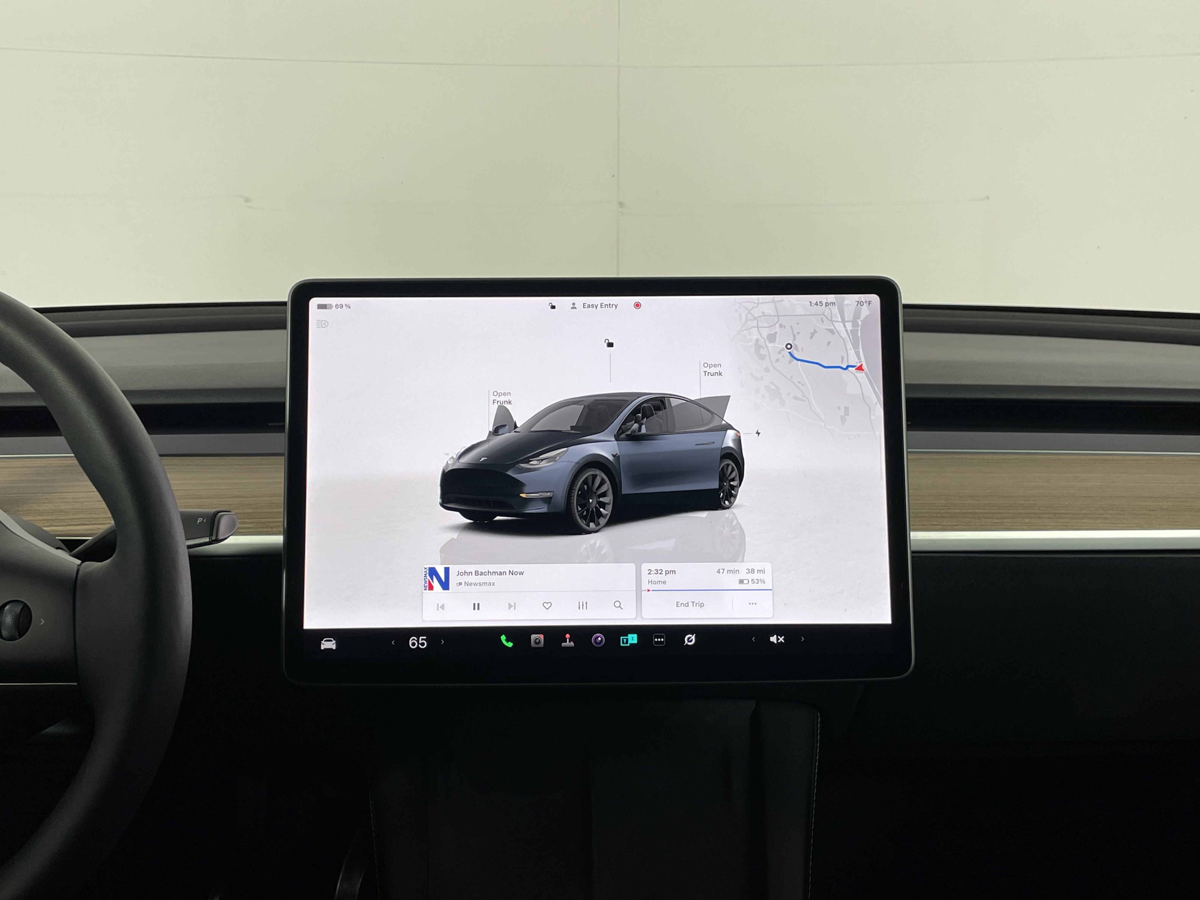 Used 2024 Tesla Model Y 2WD image 17