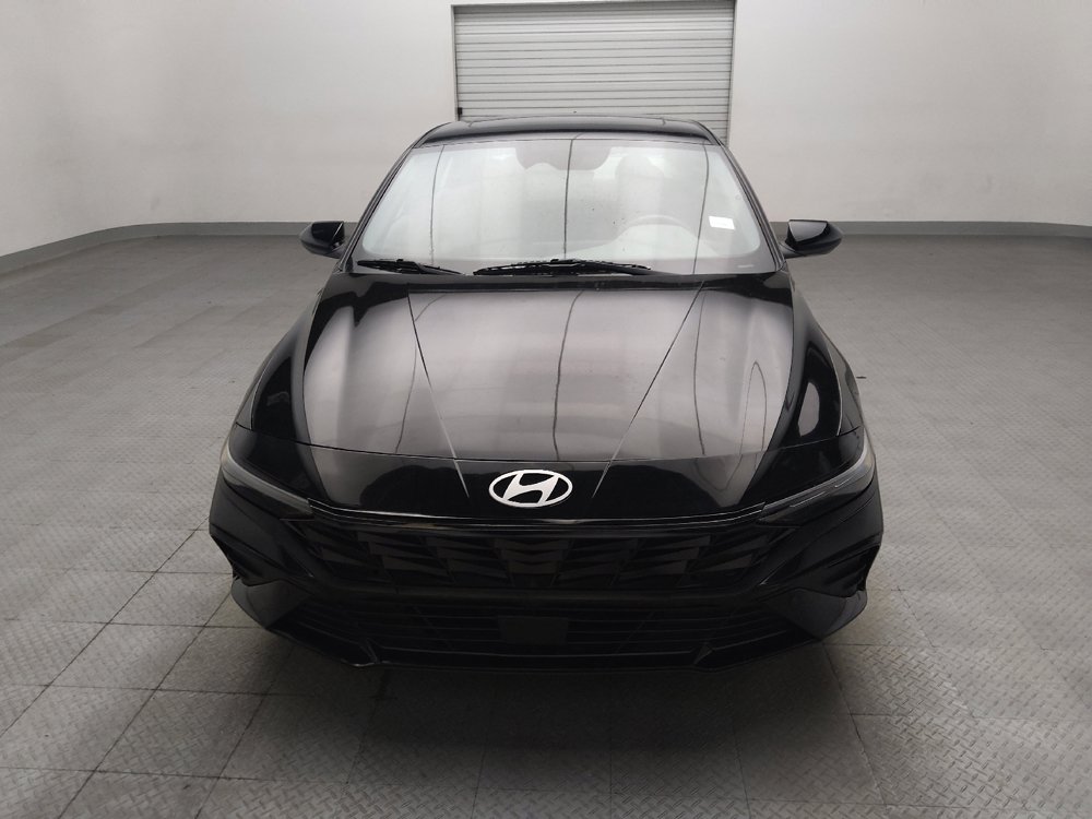 Used 2025 Hyundai Elantra SEL FWD image 15