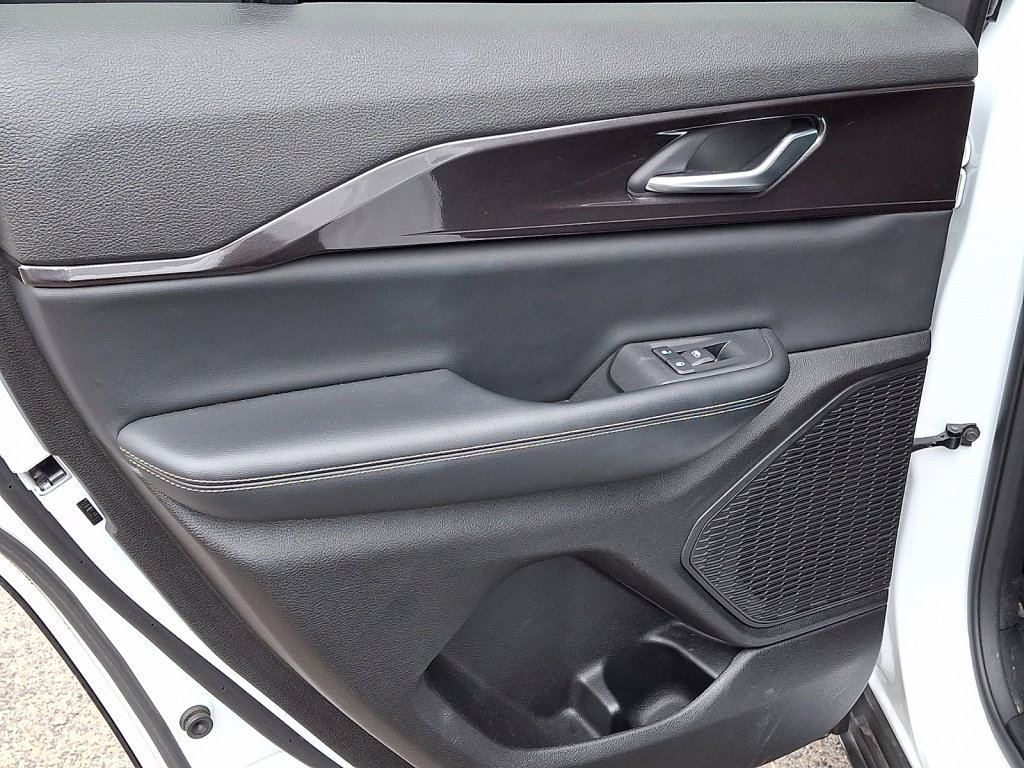 Certified 2023 Jeep Grand Cherokee Altitude AWD/4WD image 18