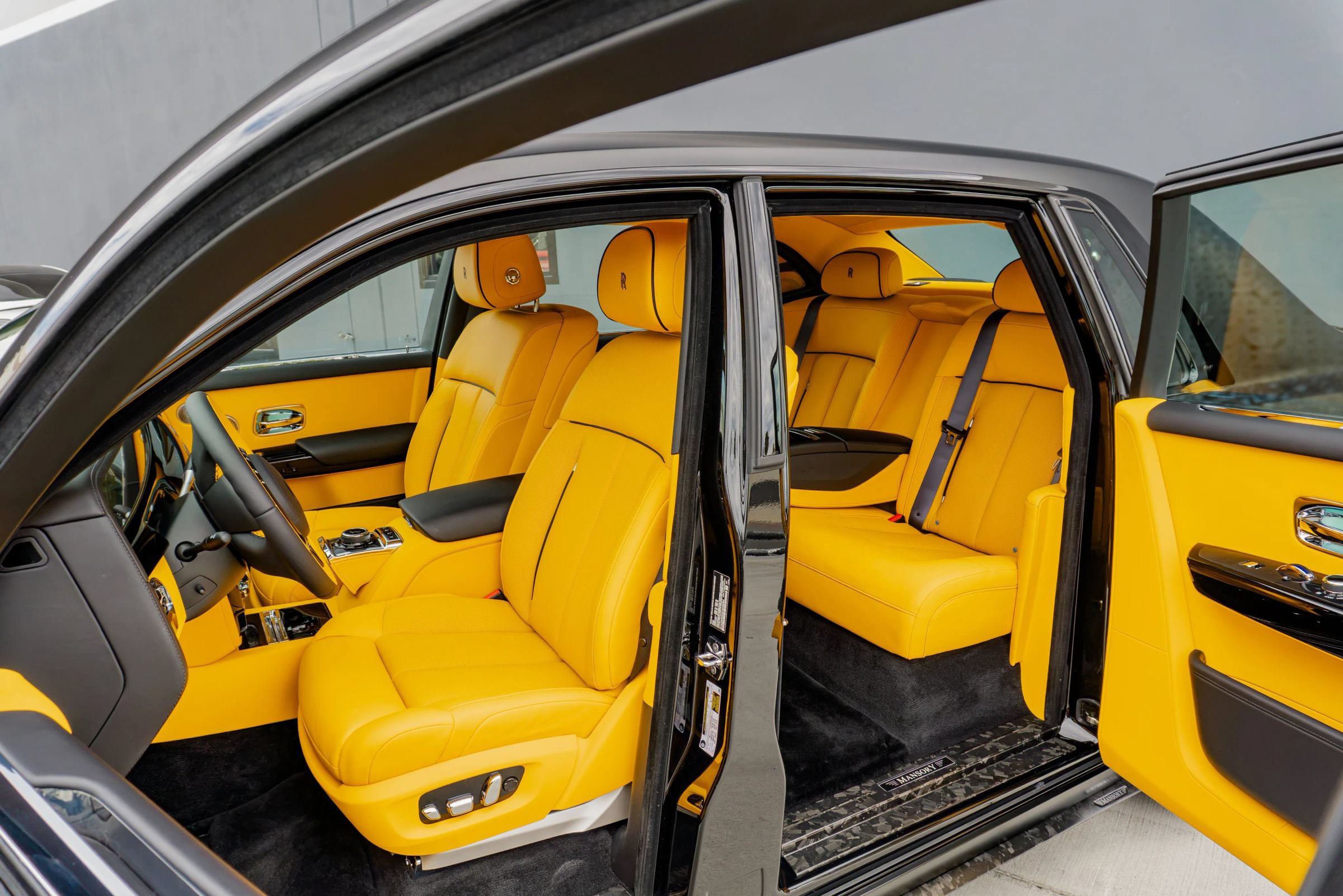 Used 2027 Rolls-Royce Phantom Sedan RWD image 16