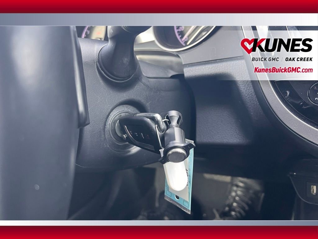 Used 2024 Toyota Camry SE image 16