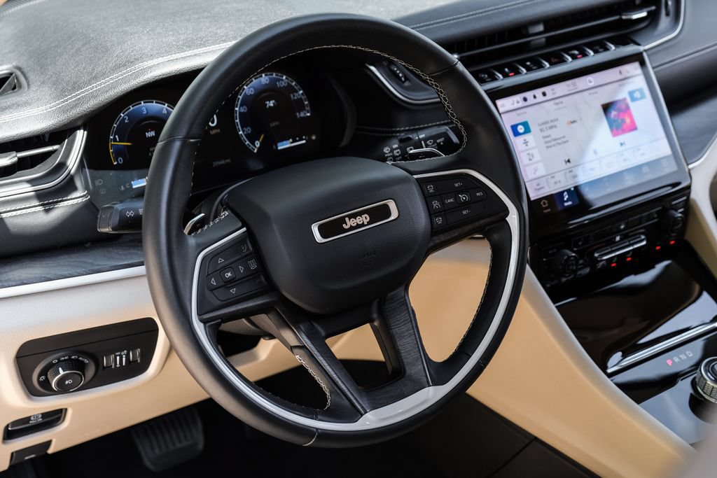 Used 2022 Jeep Grand Cherokee Limited RWD image 22
