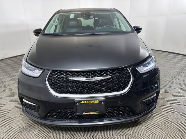 Used 2023 Chrysler Pacifica Touring-L image 8