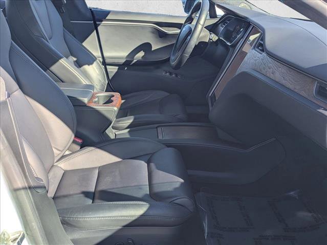 Used 2020 Tesla Model S Long Range Plus image 21