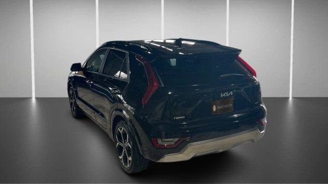 Used 2024 Kia Niro SX Touring FWD image 11