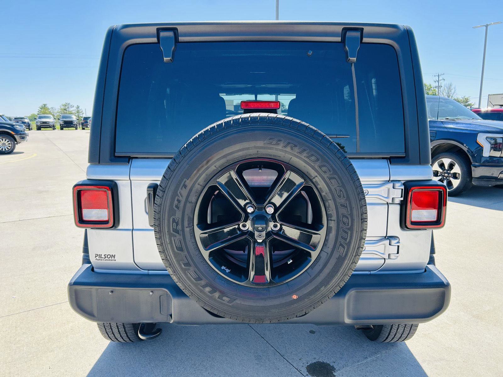 Used 2022 Jeep Wrangler Unlimited Sport AWD/4WD image 32