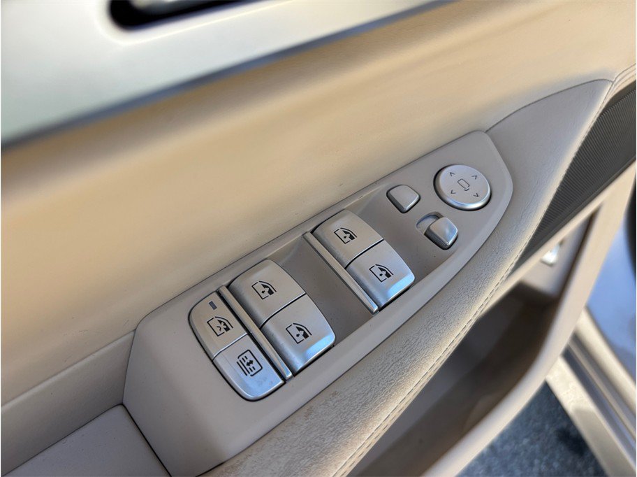 Used 2016 BMW 750i RWD image 24