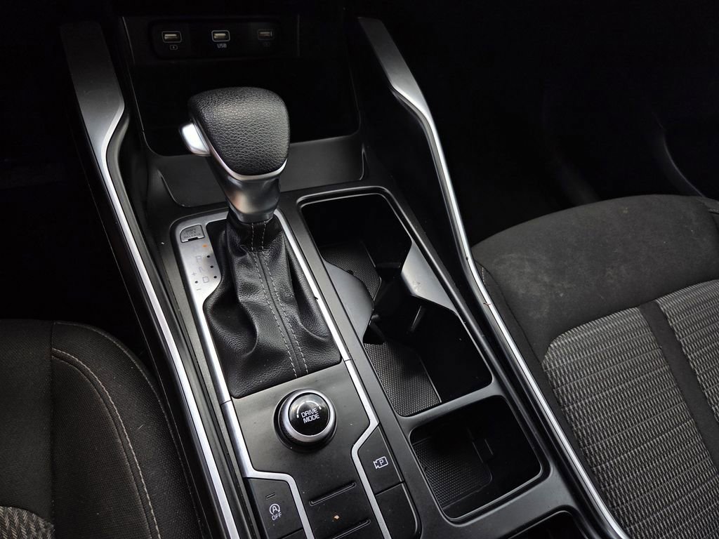 Used 2023 Kia Sorento LX image 12