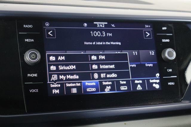 Used 2023 Volkswagen Taos SE w/ Panoramic Sunroof Package image 30