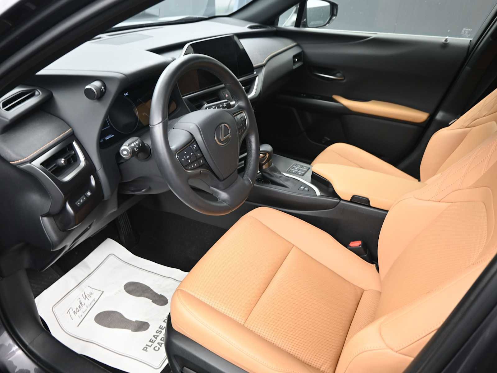 Used 2024 Lexus UX 250h AWD w/ Premium Package image 11