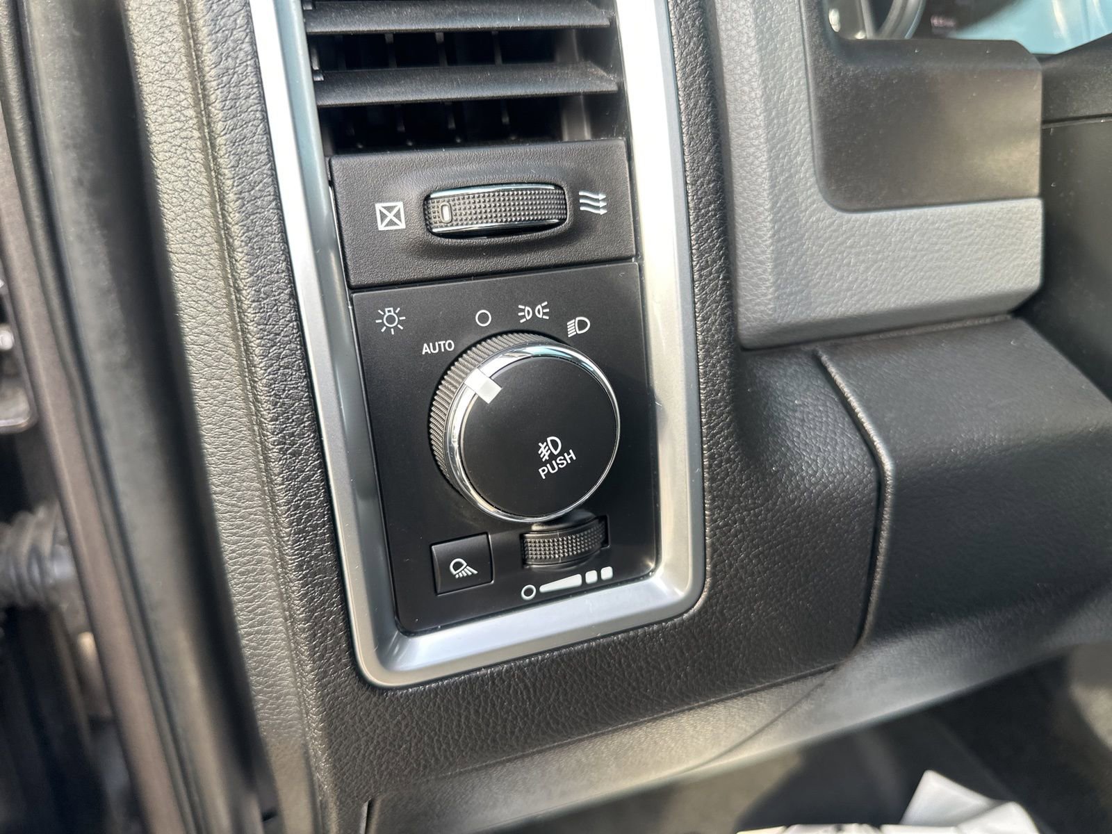 Used 2017 RAM 1500 Big Horn image 24