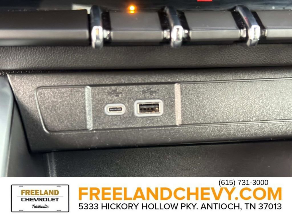 Used 2024 Chevrolet Colorado Trail Boss w/ Technology Package image 36