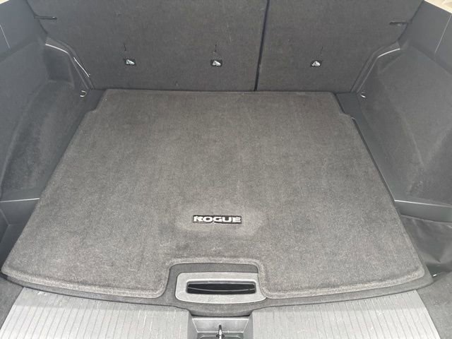 Used 2023 Nissan Rogue SV image 18