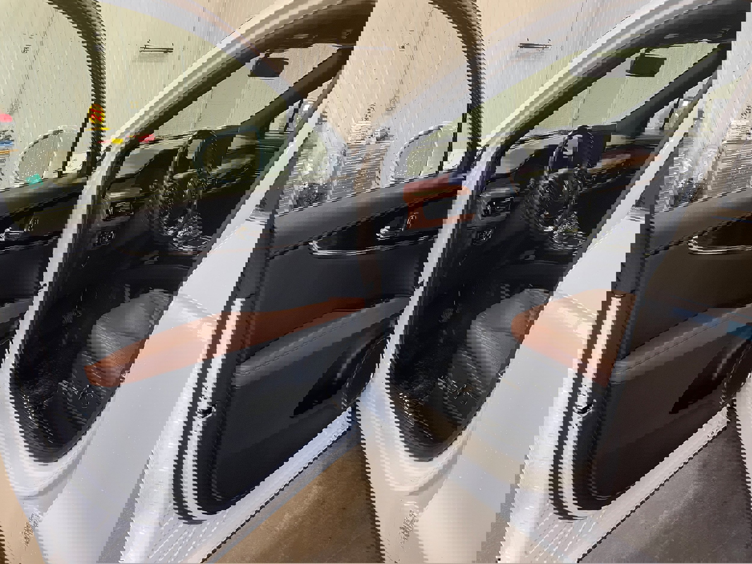 Used 2023 Lincoln Nautilus Reserve image 9