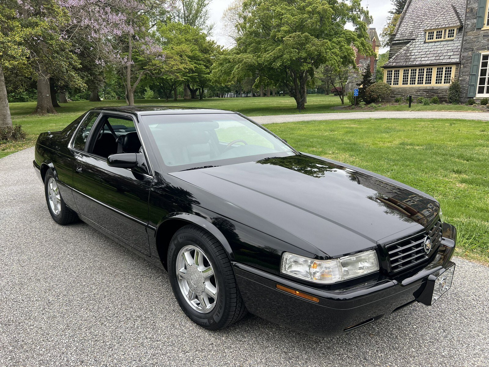 Used 2002 Cadillac Eldorado Touring w/ Preffered Equipment Group FWD image 3