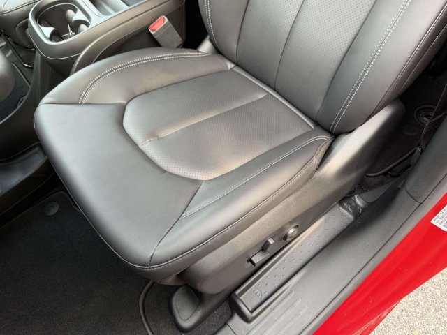 New 2027 Chrysler Pacifica LX FWD image 23
