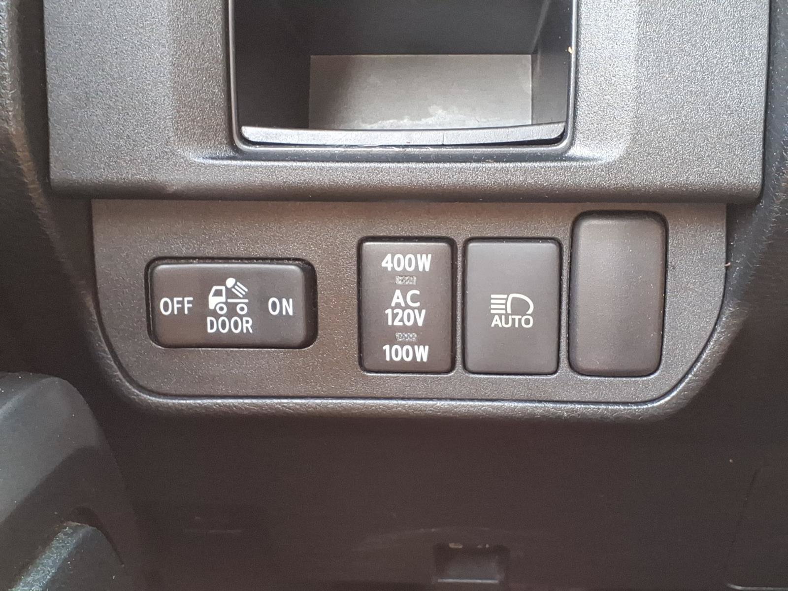 Used 2018 Toyota Tacoma TRD Sport AWD/4WD image 27