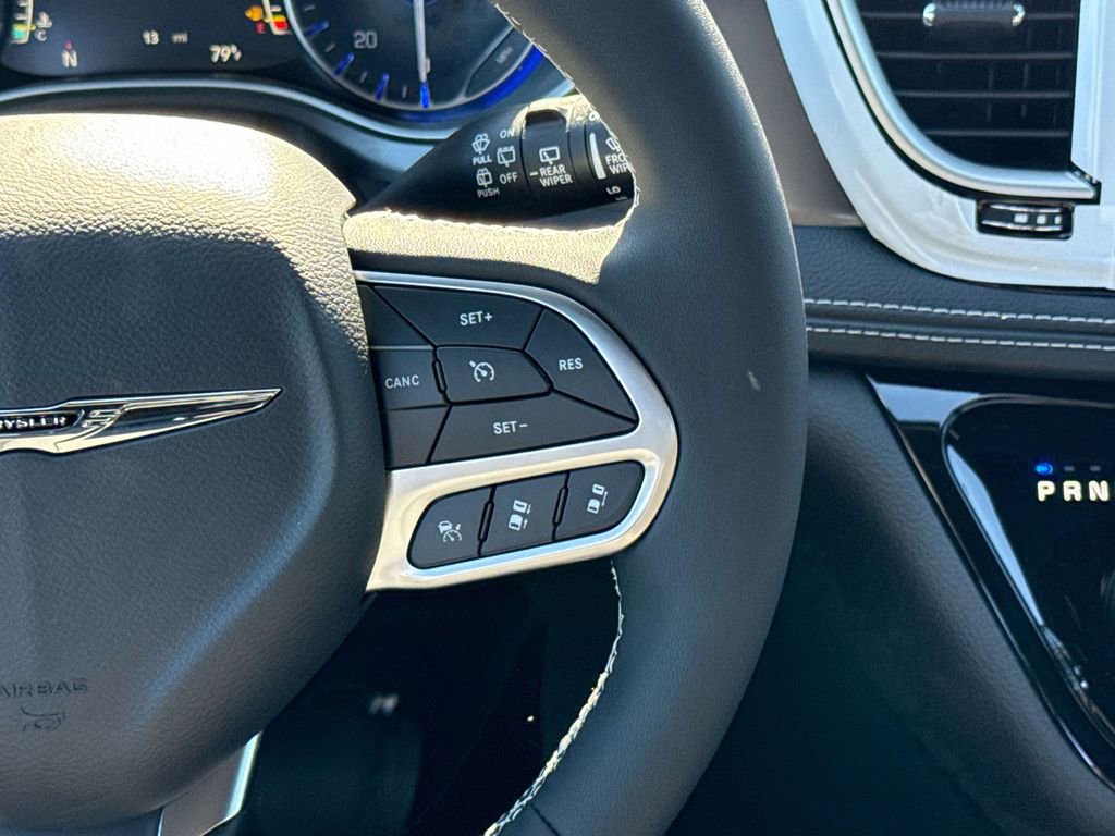 New 2026 Chrysler Pacifica Select image 14