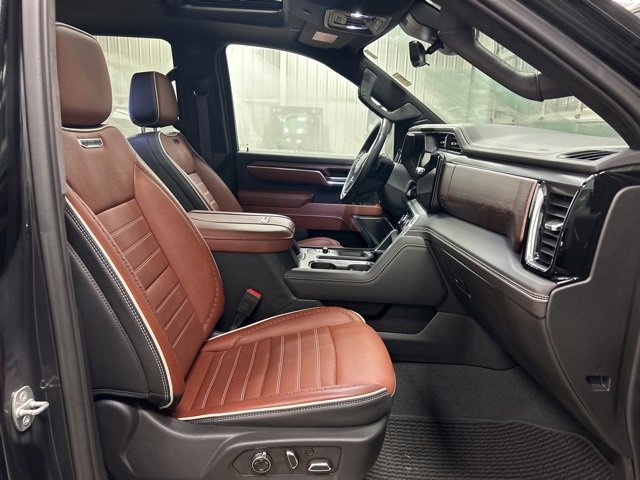 Used 2024 GMC Sierra 3500 Denali Ultimate image 30